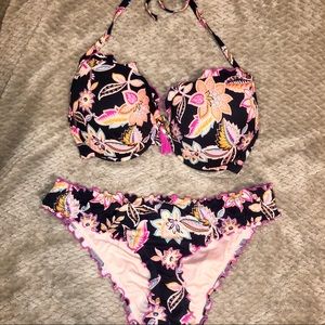 SHADE & SHORE Ruffled Bikini with Tassel